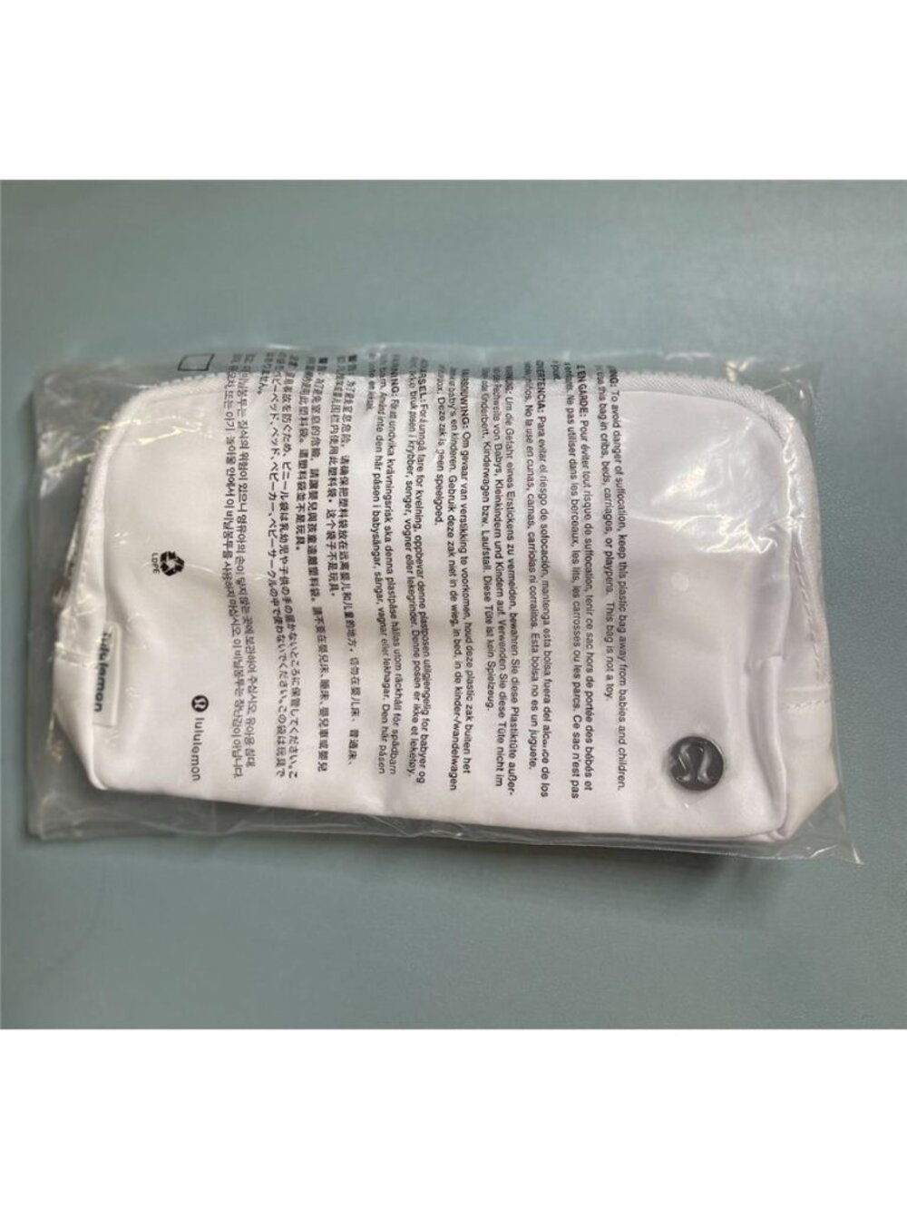 NWT Lululemon Everywhere Belt Bag White & Fanny Bag 1L - Picture 2 of 6
